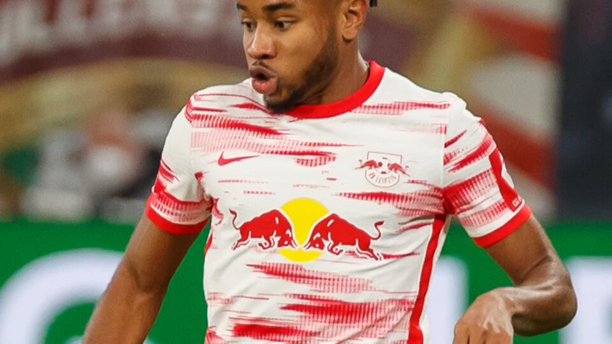Christopher Nkunku sahada — Fenerbahçe gündemindeki oyuncuyu gösteren görsel